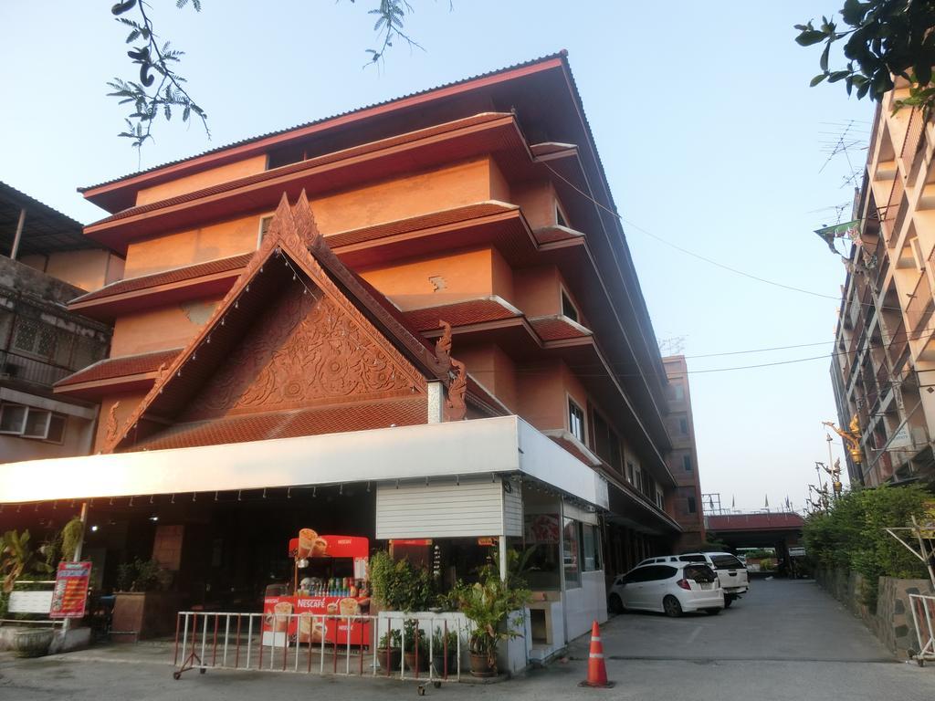 Ayutthaya Thenee Hotel Bagian luar foto